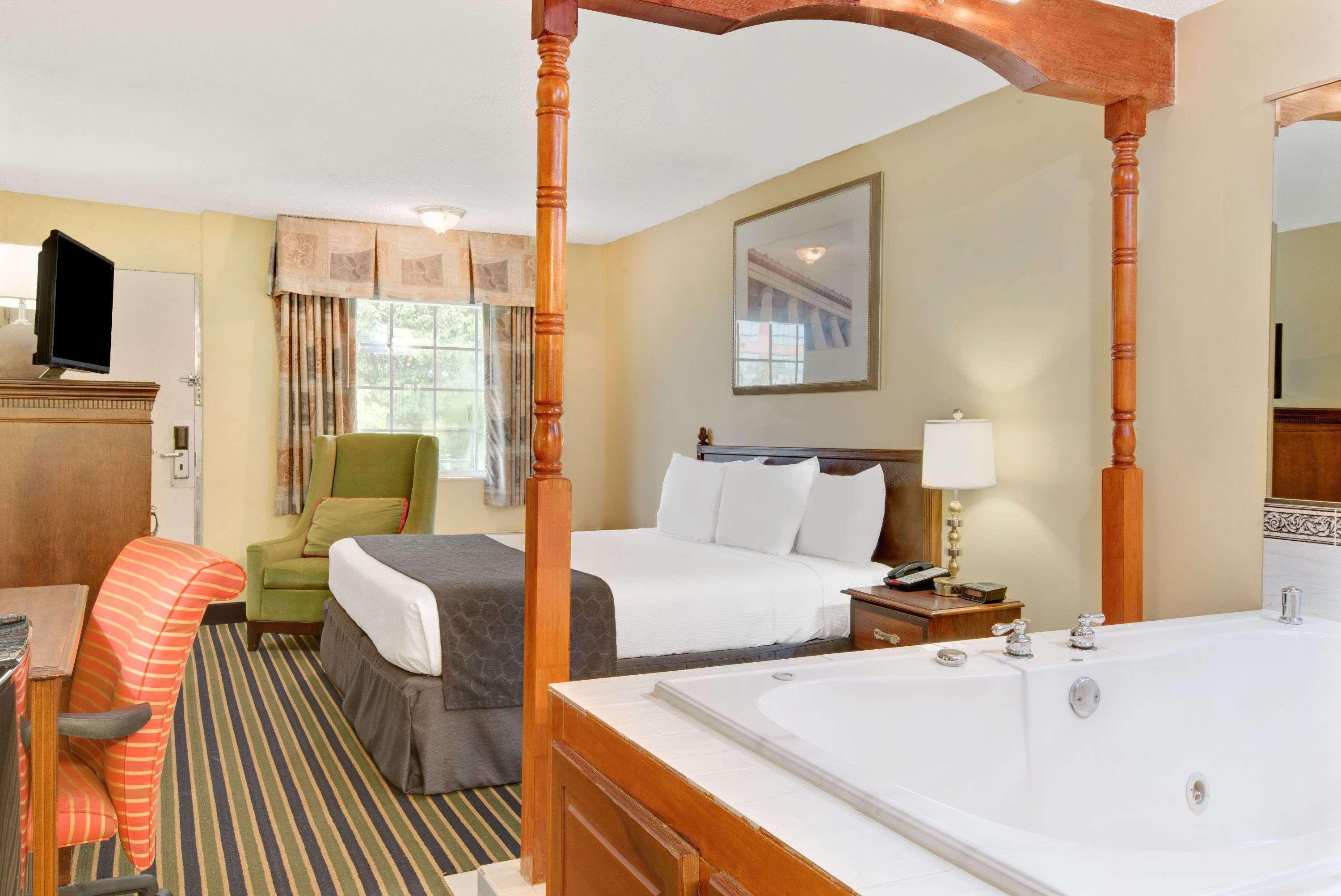 Days Inn By Wyndham Towson Eksteriør bilde