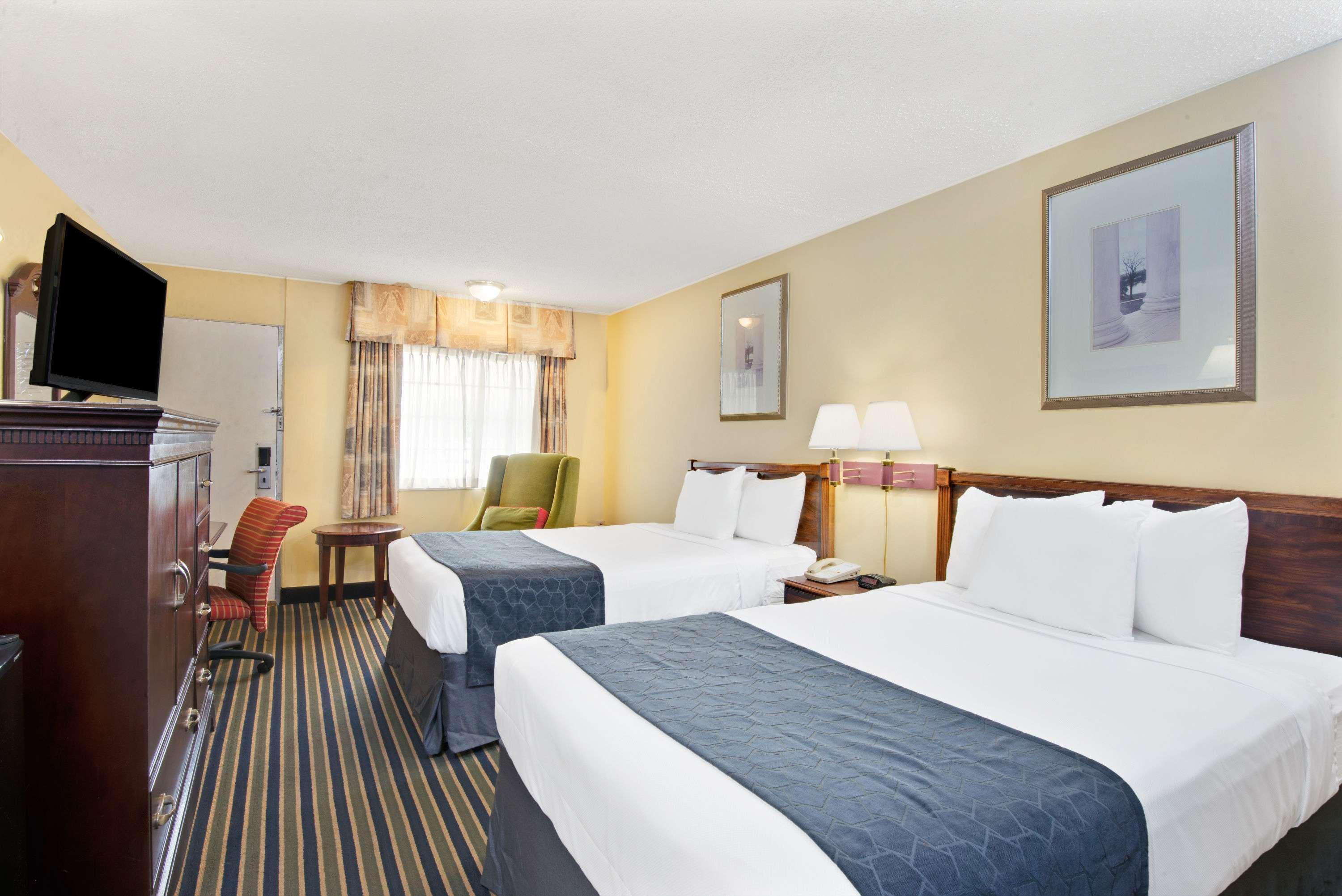 Days Inn By Wyndham Towson Eksteriør bilde
